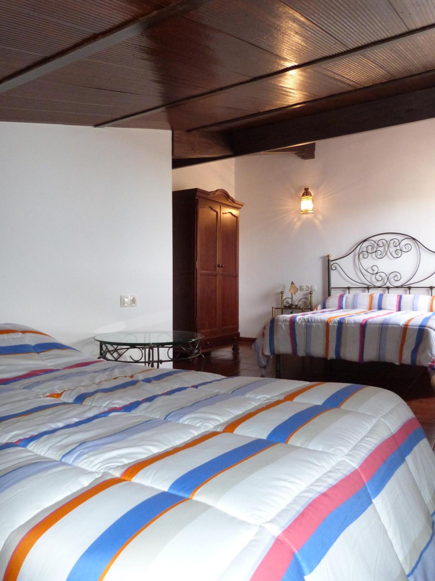Hostal Restaurante Las Canteras Pedrera Екстер'єр фото