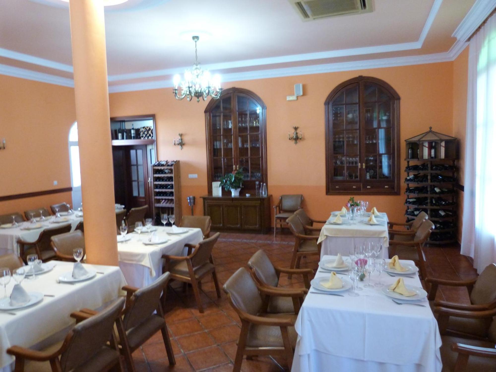 Hostal Restaurante Las Canteras Pedrera Екстер'єр фото